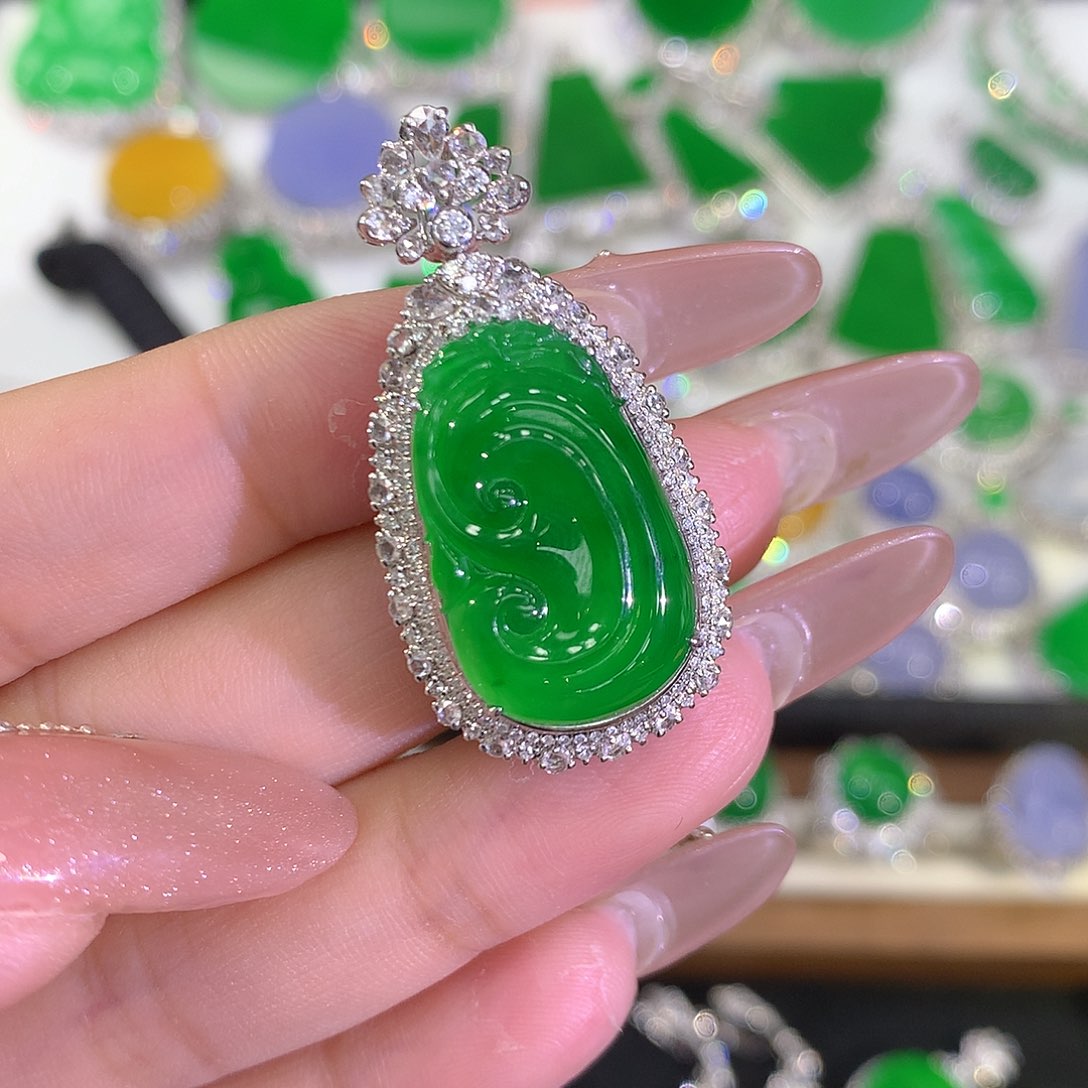 翡翠颈饰18K金镶嵌11111111111