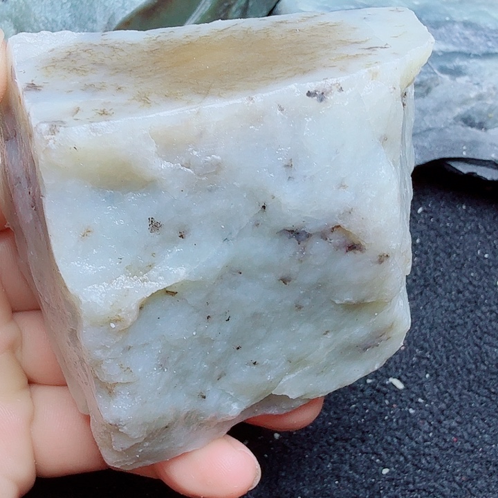 未镶嵌和田玉（糖玉）珠宝半成品