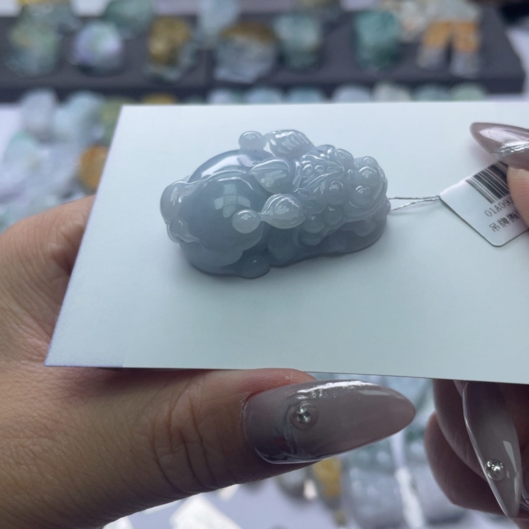 翡翠颈饰未镶嵌貔貅