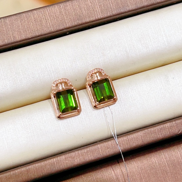 3.16ct 18k玫瑰金镶嵌碧玺耳钉 2550