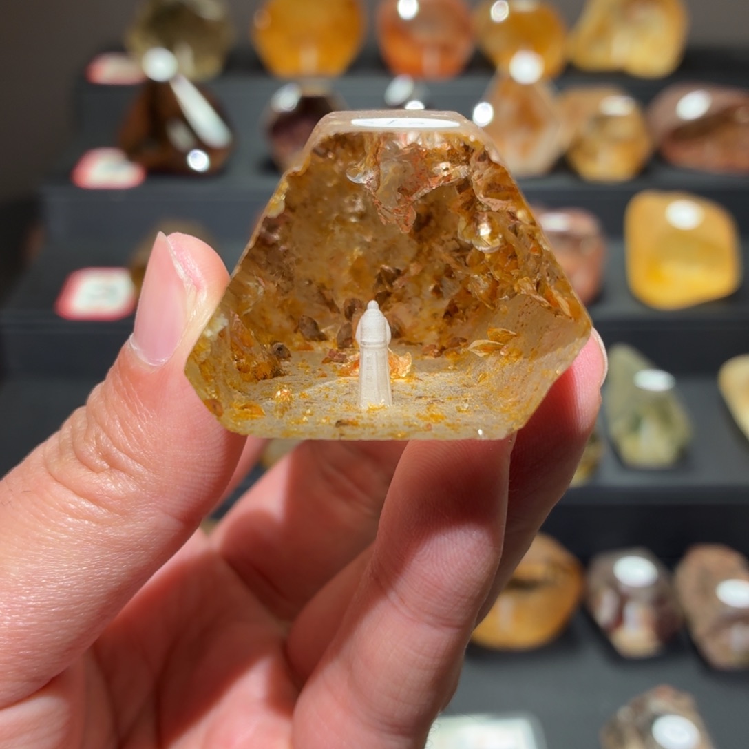 轻***刻珠宝半成品未镶嵌水晶