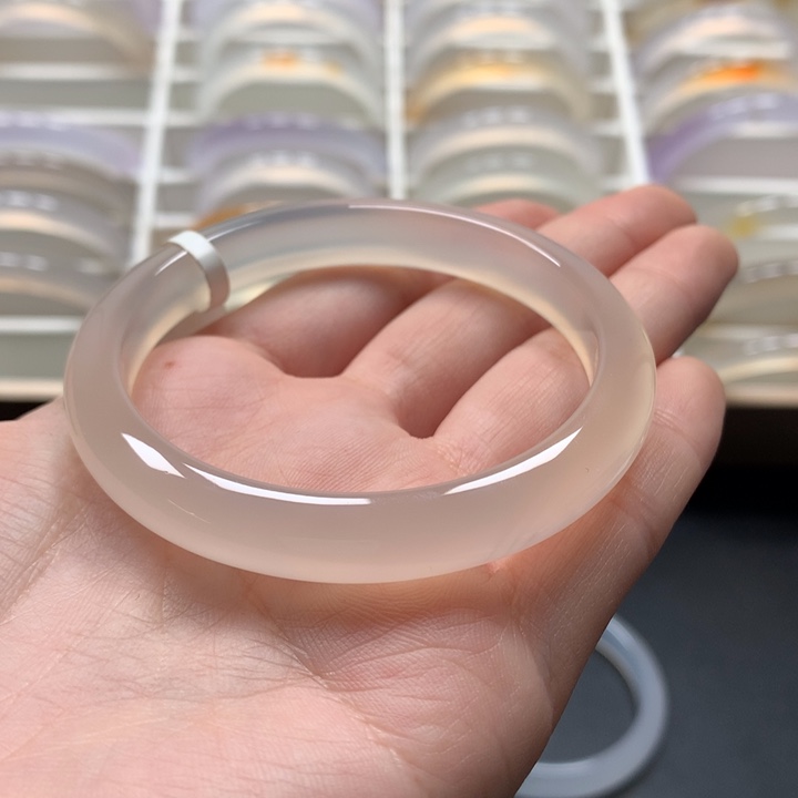 玛瑙/玉髓手镯未镶嵌用****354圈 划痕 扣手