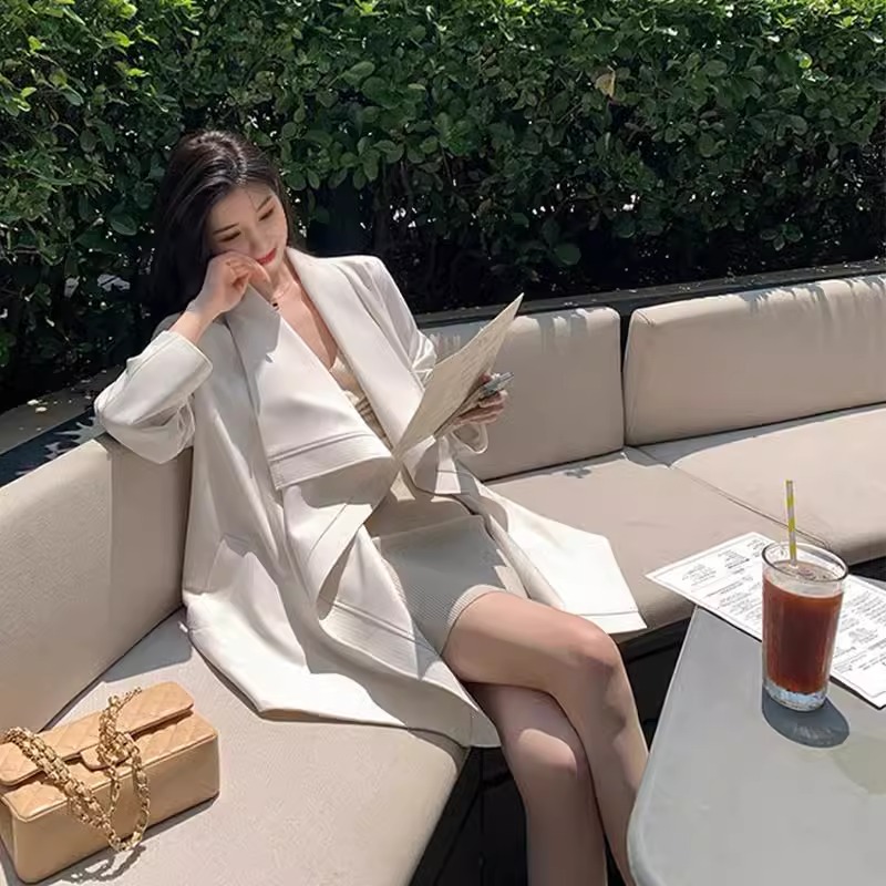 欧若风短款风衣外套女2025年春秋新款高级感宽松大翻领小个子大衣