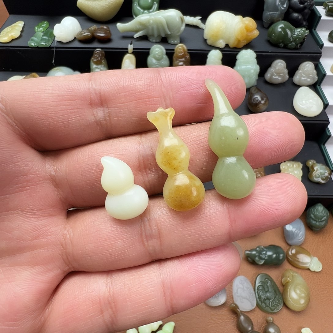 8***0和田玉（糖玉）未镶嵌珠宝半成品