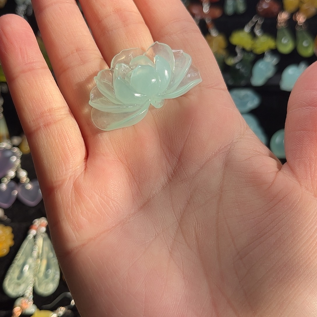 老***呀蛇纹石玉未镶嵌耳饰