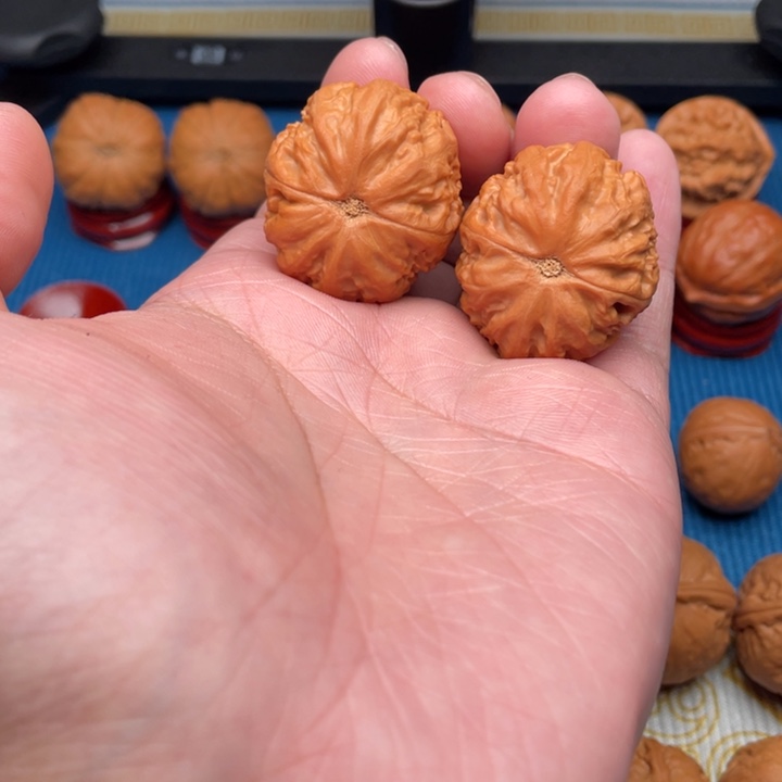 文玩核桃把件水晶佛肚