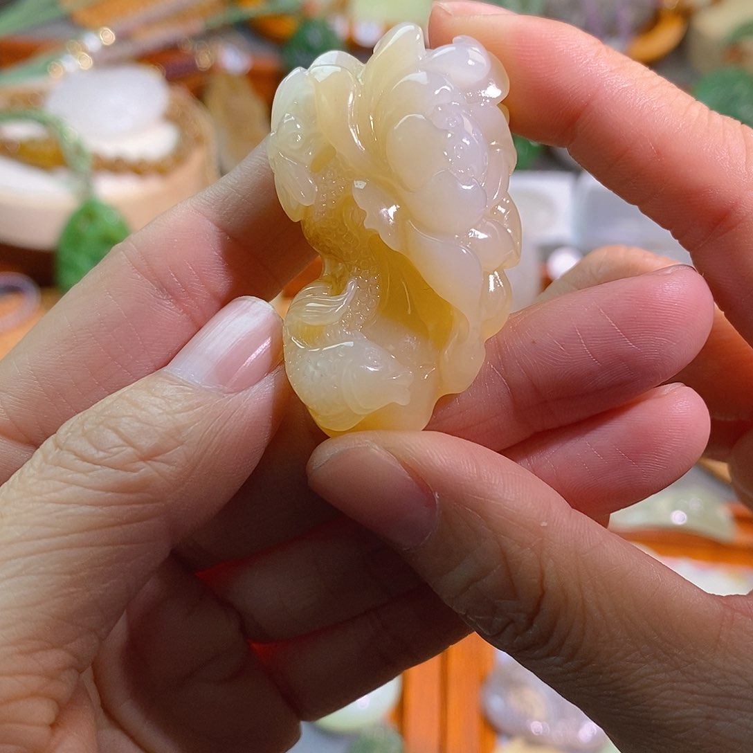 和田玉颈饰未镶嵌张*