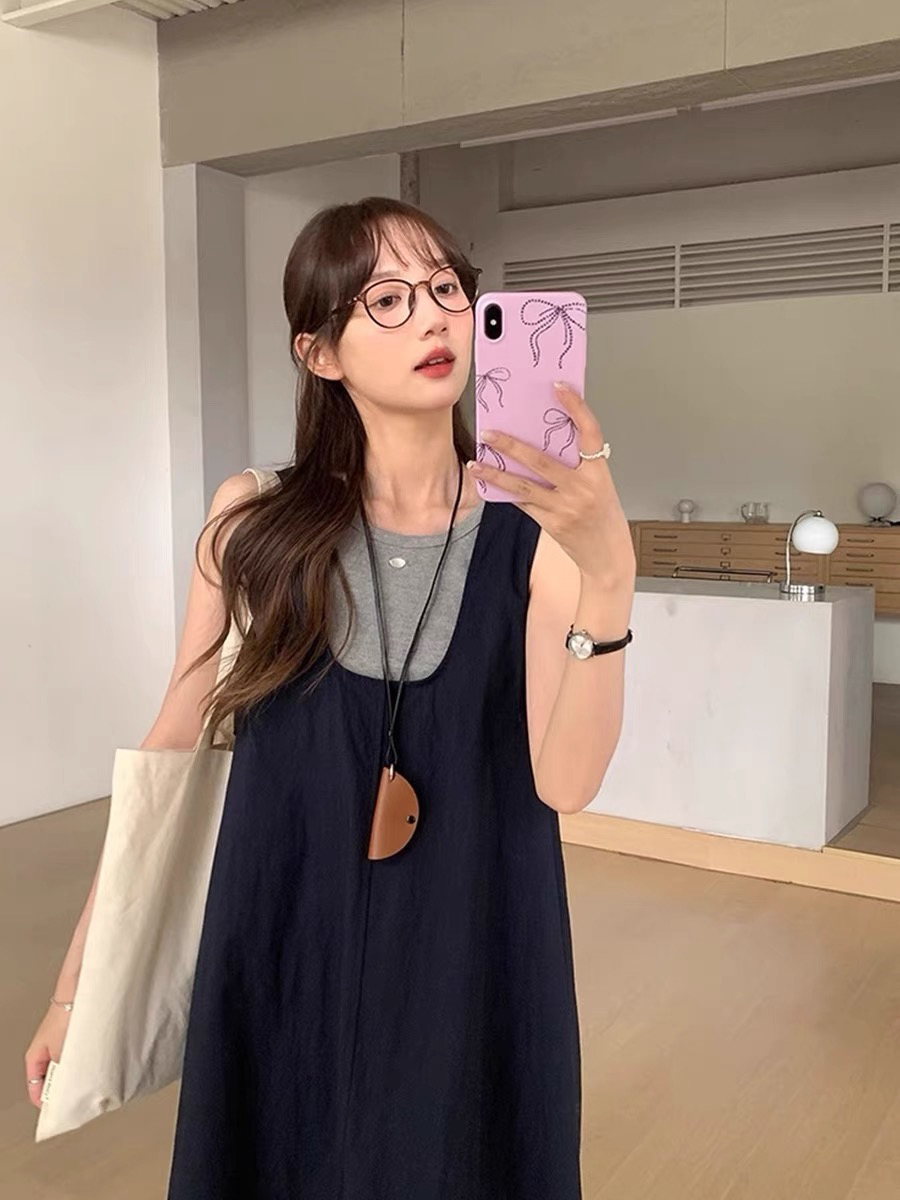 背带连衣裙搭配背心上衣叠穿套装（偏远地区不包邮）