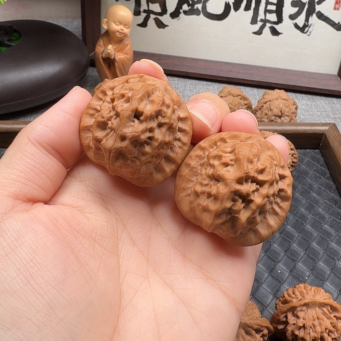 文玩核桃吊坠全品瓷娃娃38