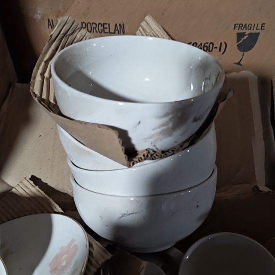 茶盏陶瓷盘子碗啥都有