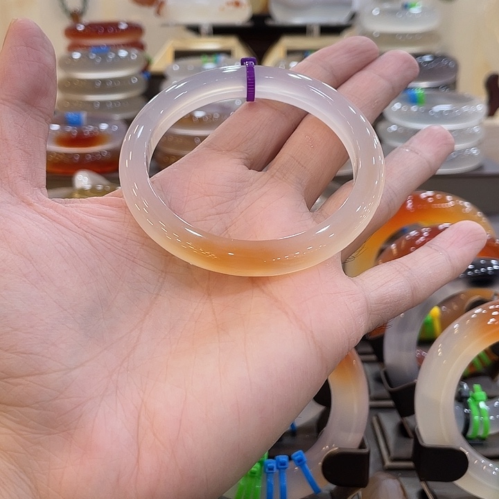 玛瑙/玉髓未镶嵌手镯1