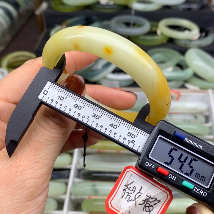 蛇纹石玉未镶嵌手镯914