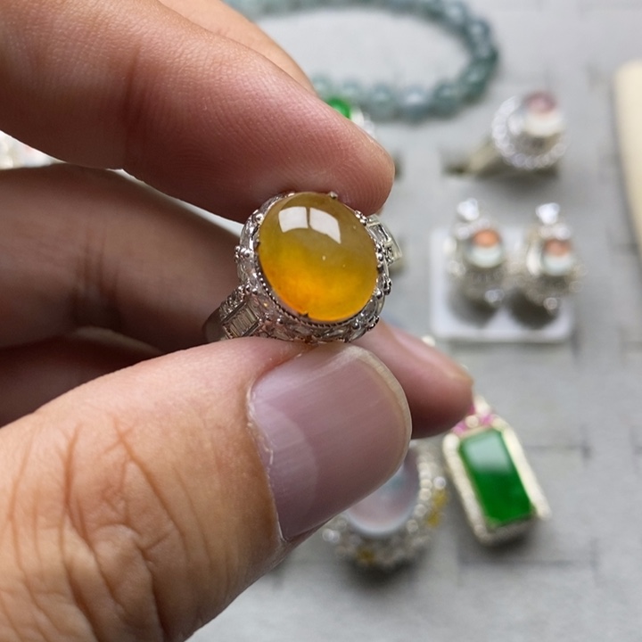 未镶嵌定制翡翠高冰黄11.5mm