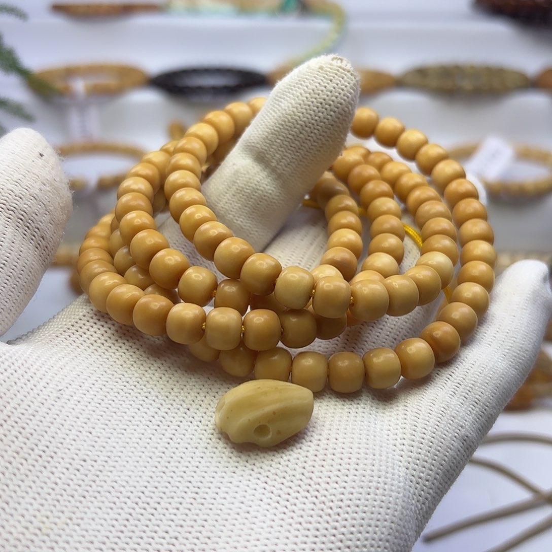龙眼菩提手串越***?龙脊菩提长款108卡7.6左右