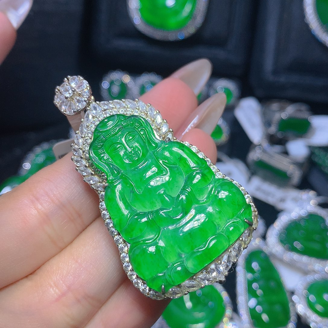 翡翠颈饰银S925镶嵌翡翠