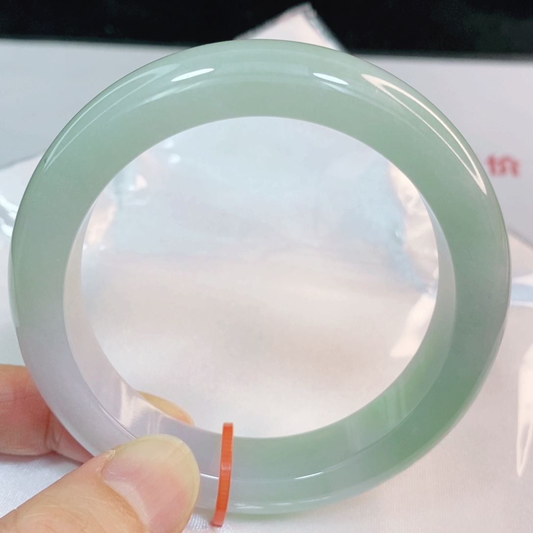 翡翠手镯未镶嵌57.6圈口正圈