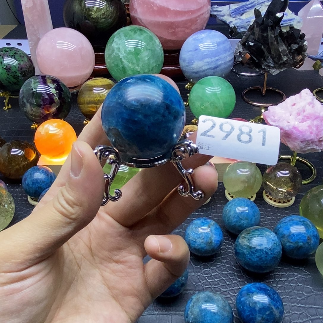 T***e水晶未镶嵌大型摆件（非配饰）