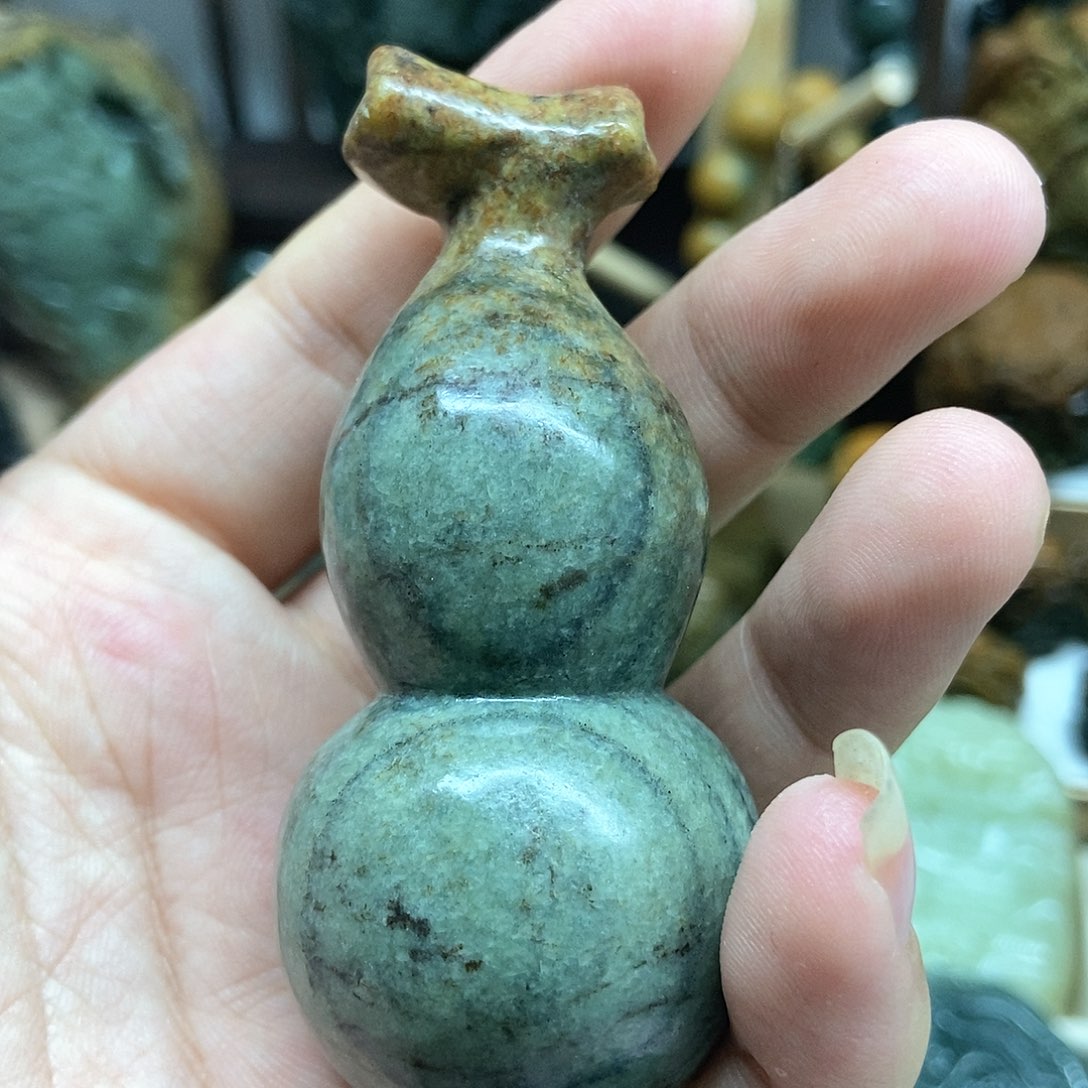 岫岩河磨玉（透闪石质玉）把件未镶嵌小**光