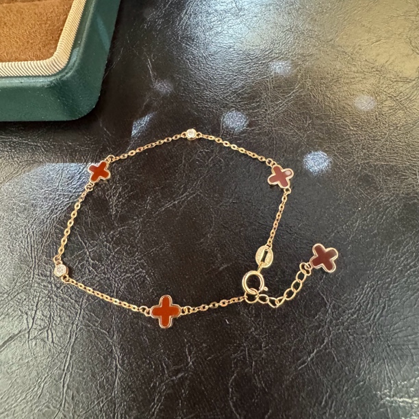 通体18K金天然南非钻石四花隔钻手链（玫瑰金）