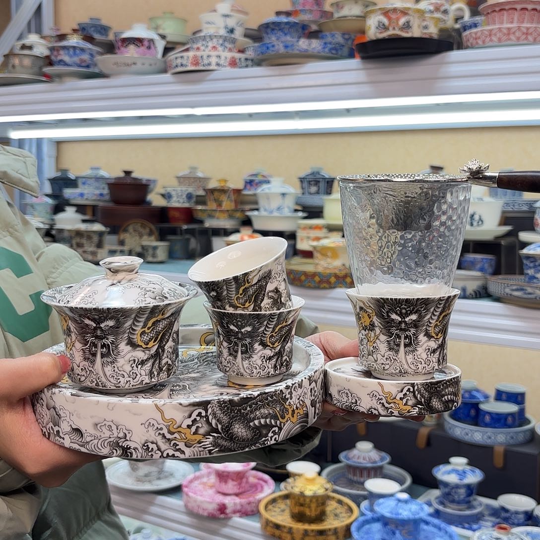 盖碗里的水煮开后倒在