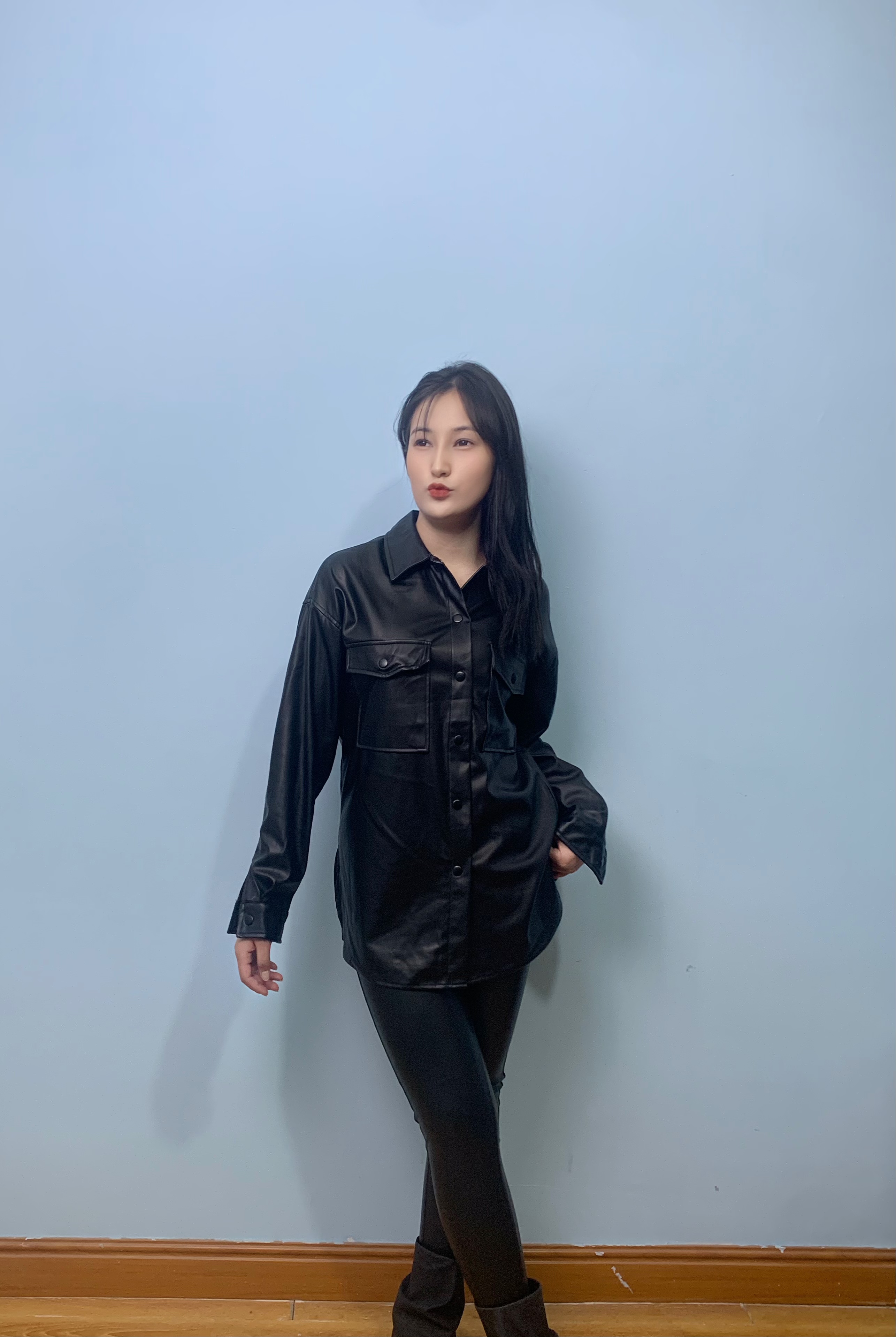 新款时尚两件套皮衣