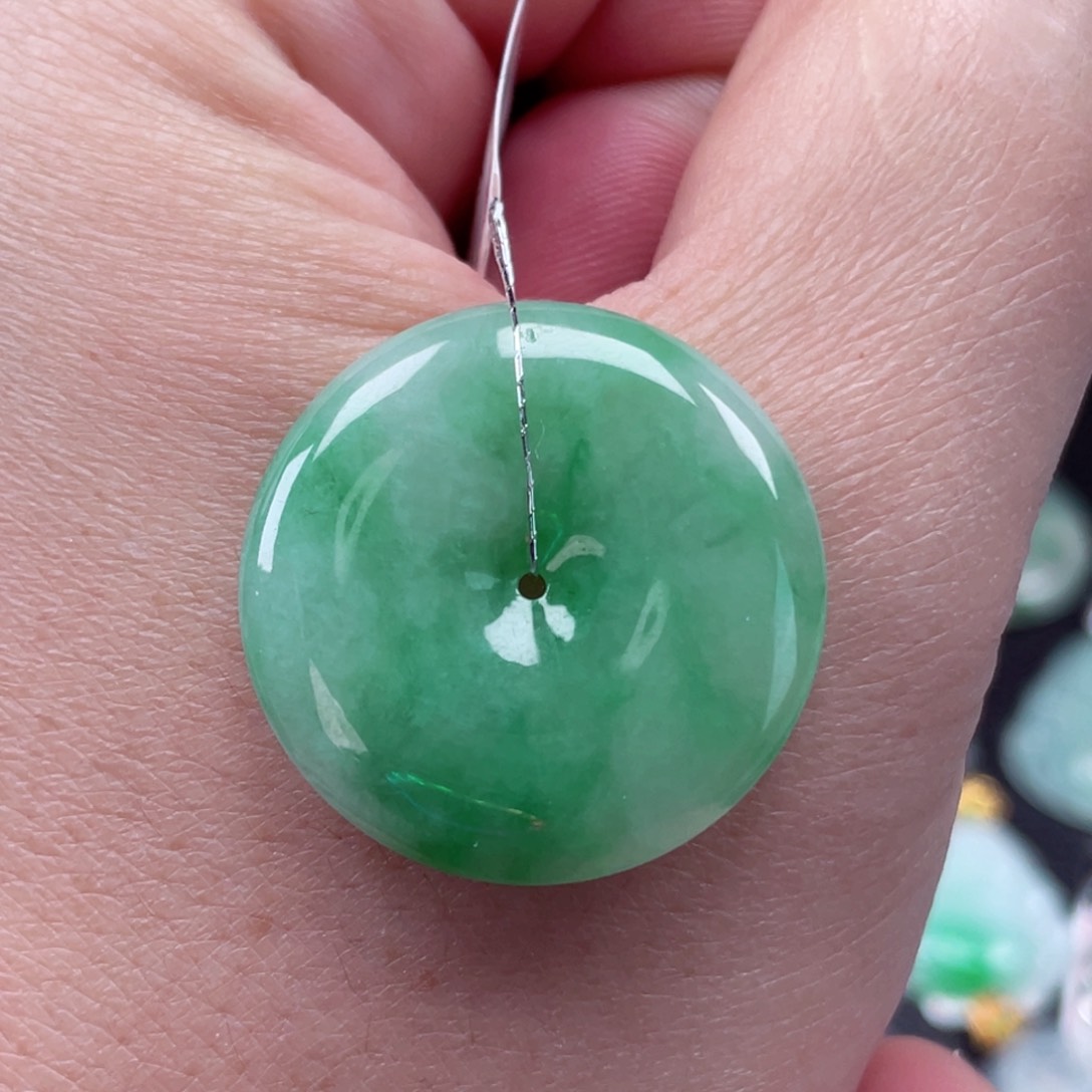 颈饰未镶嵌翡翠平安扣