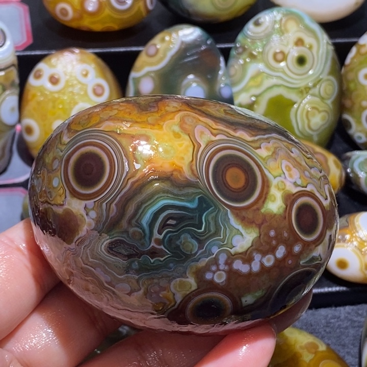 悦***^玛瑙/玉髓未镶嵌珠宝奇石