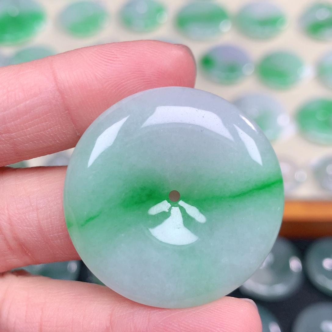 翡翠未镶嵌颈饰34.5-6.0