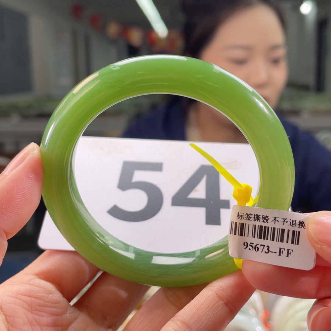 未镶嵌手镯和田玉勿拍