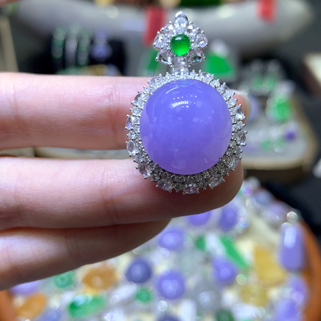 【闪购商品】翡翠颈饰18K金镶嵌翡翠吊坠项链