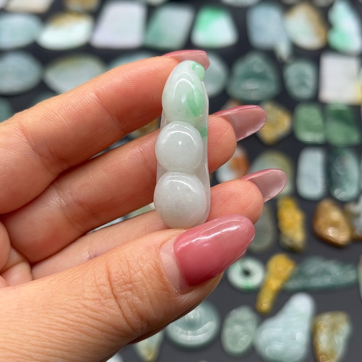 【闪购商品】翡翠颈饰未镶嵌福豆