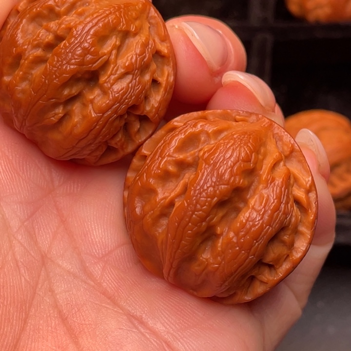 文玩核桃把件秦岭野生核桃