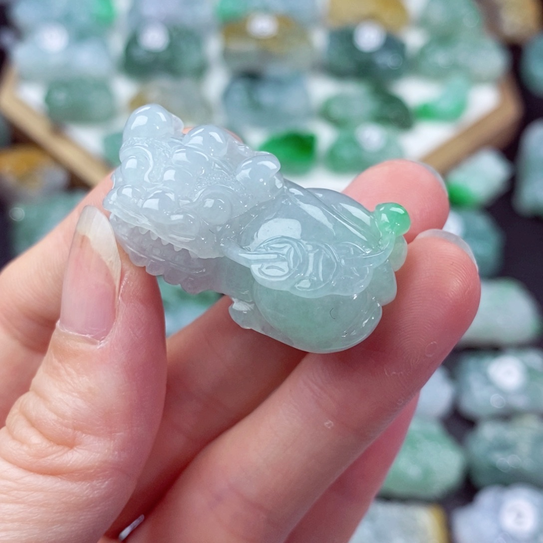 翡翠颈饰未镶嵌天然