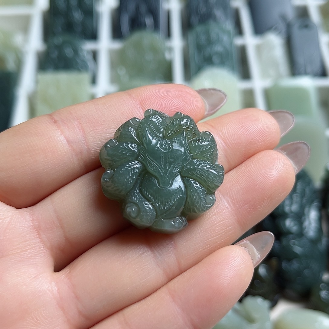 和田玉未镶嵌挂件