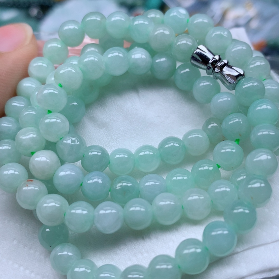 翡翠颈饰未镶嵌手串