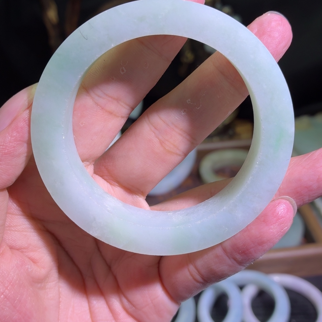 定制翡翠未镶嵌天然翡翠A货毛胚手镯
