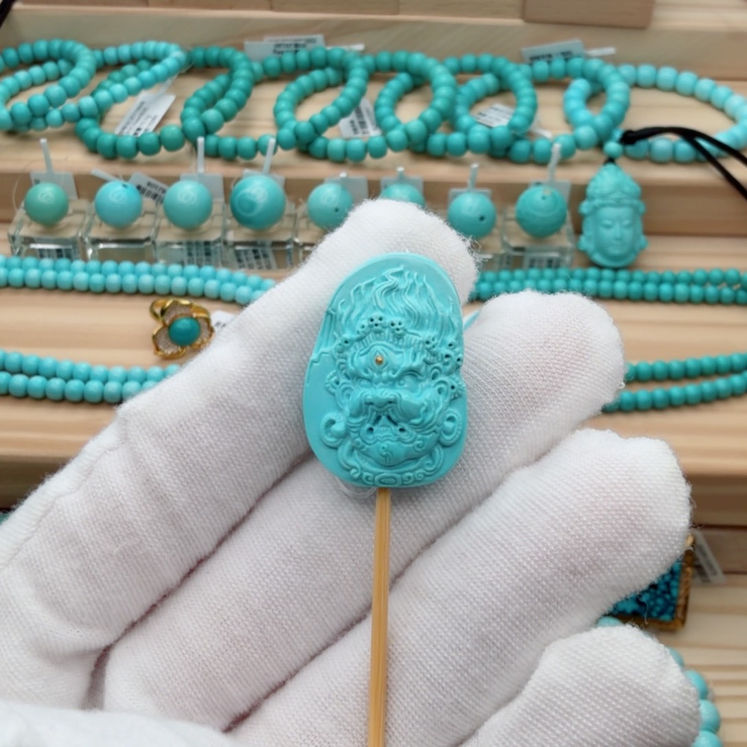 绿松石未镶嵌珠宝奇石