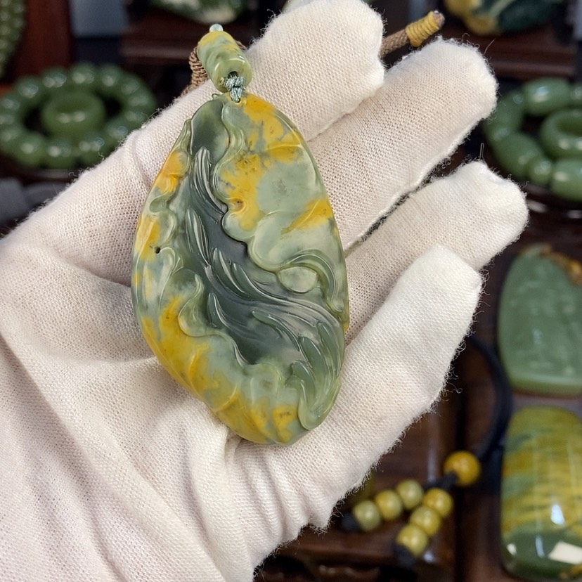 【闪购商品】岫岩河磨玉（透闪石质玉）颈饰未镶嵌