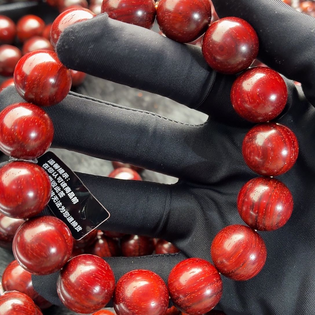 哎***哦手串/手链小叶紫檀原汁原味