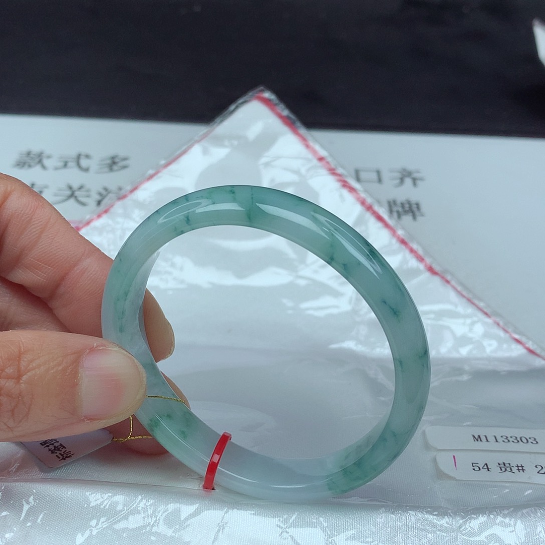 翡翠手镯未镶嵌54贵3303
