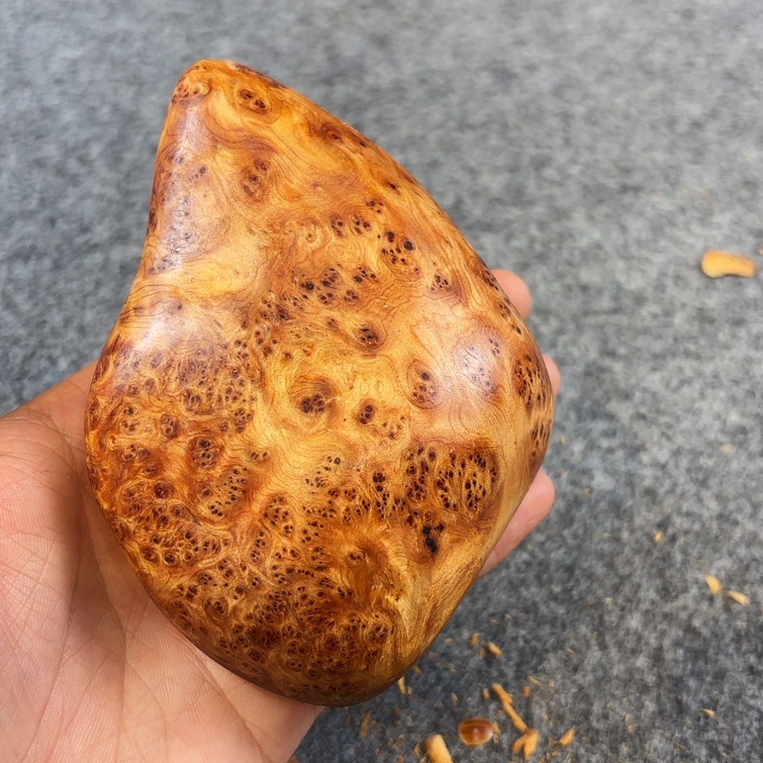 崖柏爆满榴花精品把件