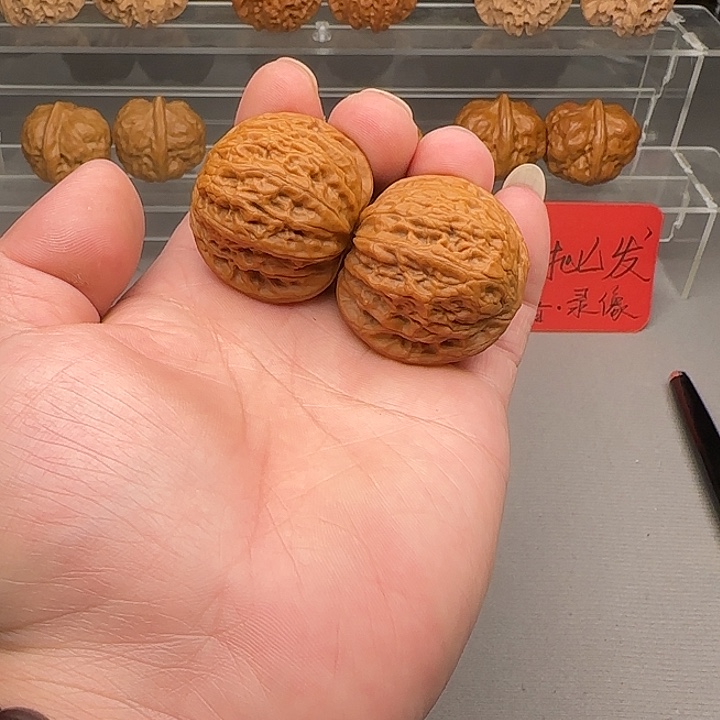 鲫***鱼核桃铁锤妹妹文玩核桃