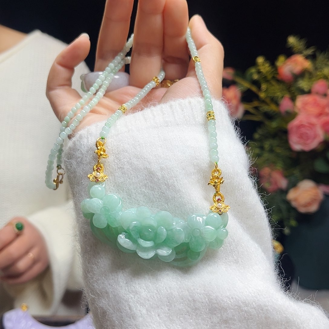 翡翠颈饰未镶嵌天然