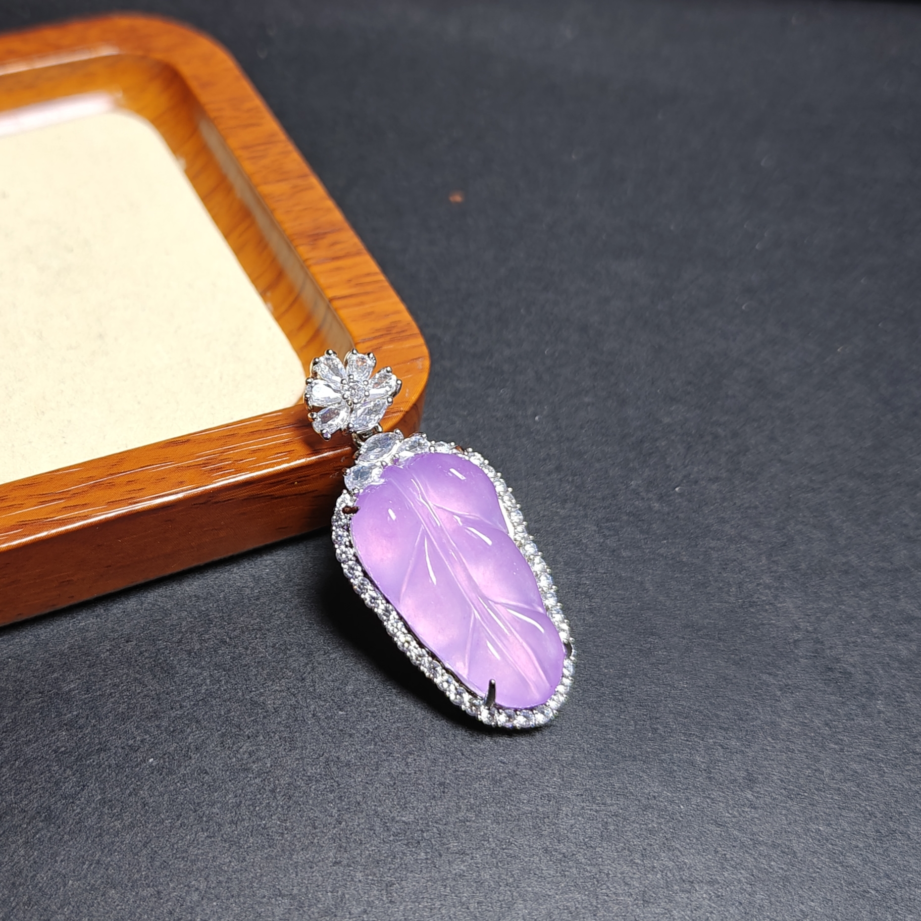 [停业清货]冰紫罗兰色叶子吊坠-赠链-224-多样性发一