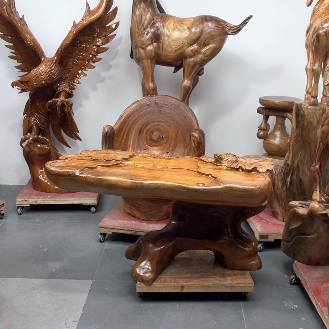 根雕茶台一张配两个凳子，