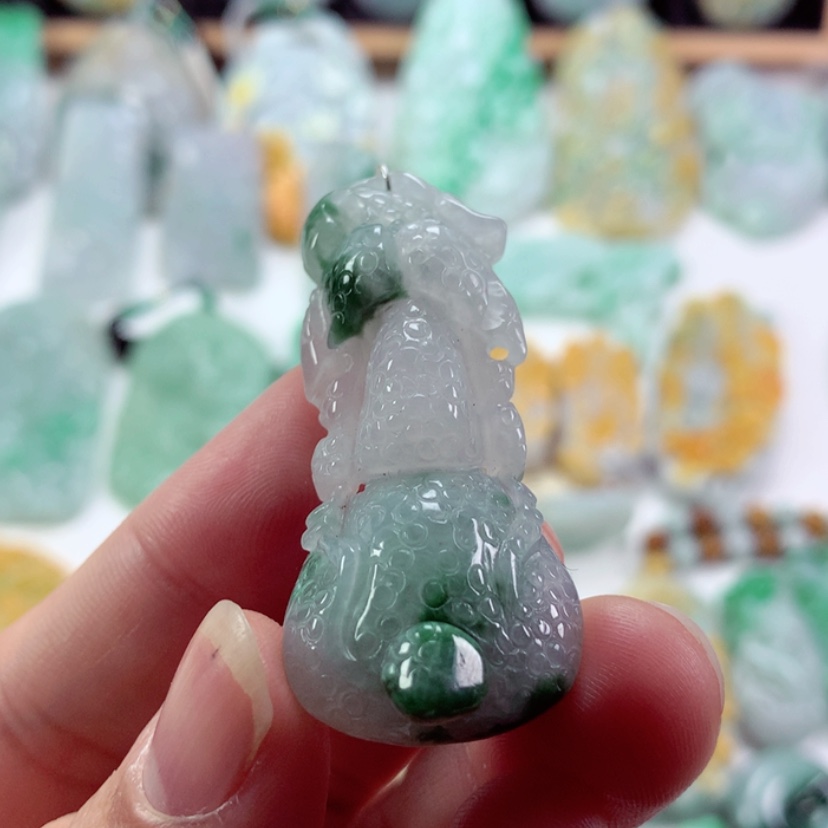 【闪购商品】翡翠吊坠(不含链)未镶嵌