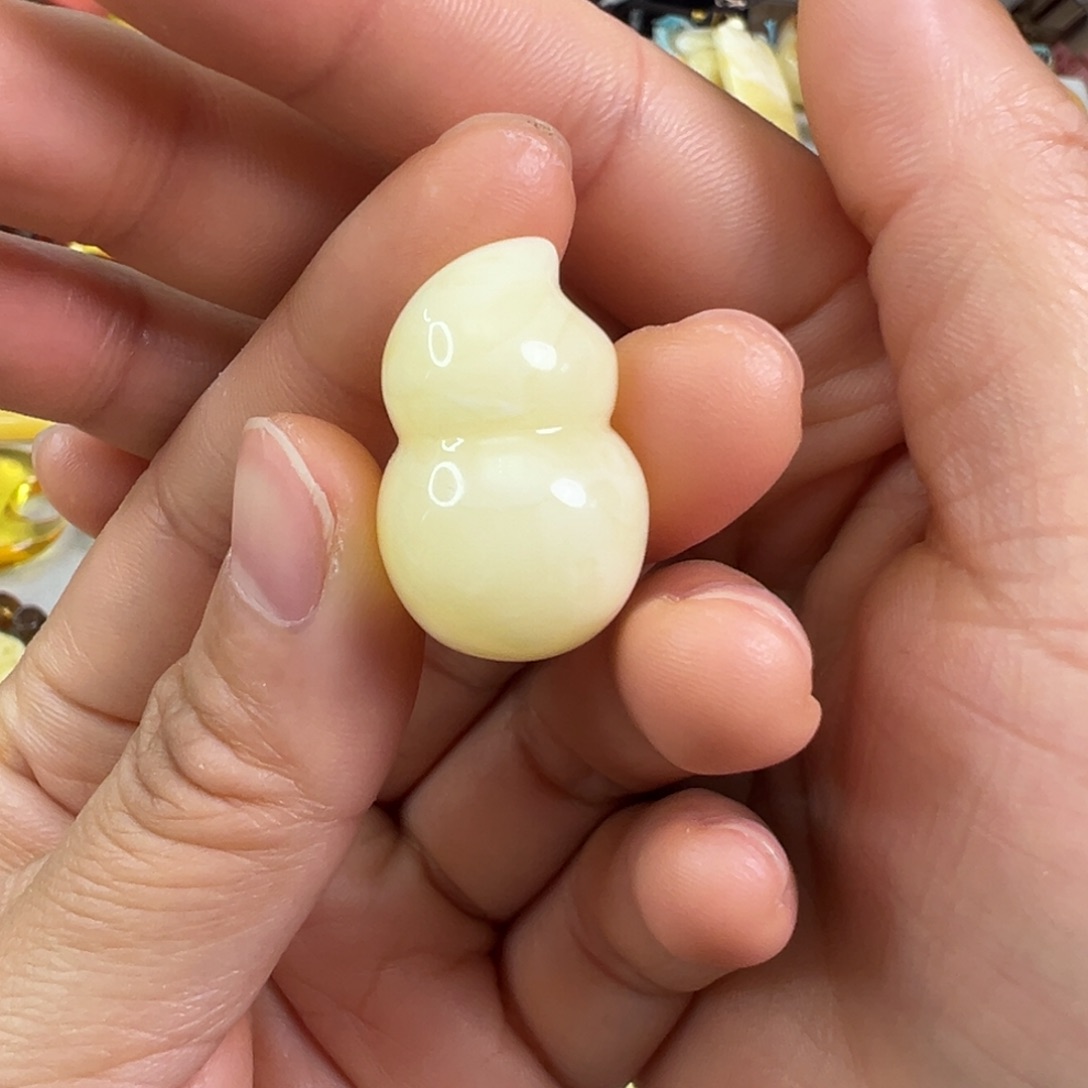 蜜蜡裸石未镶嵌蜜蜡