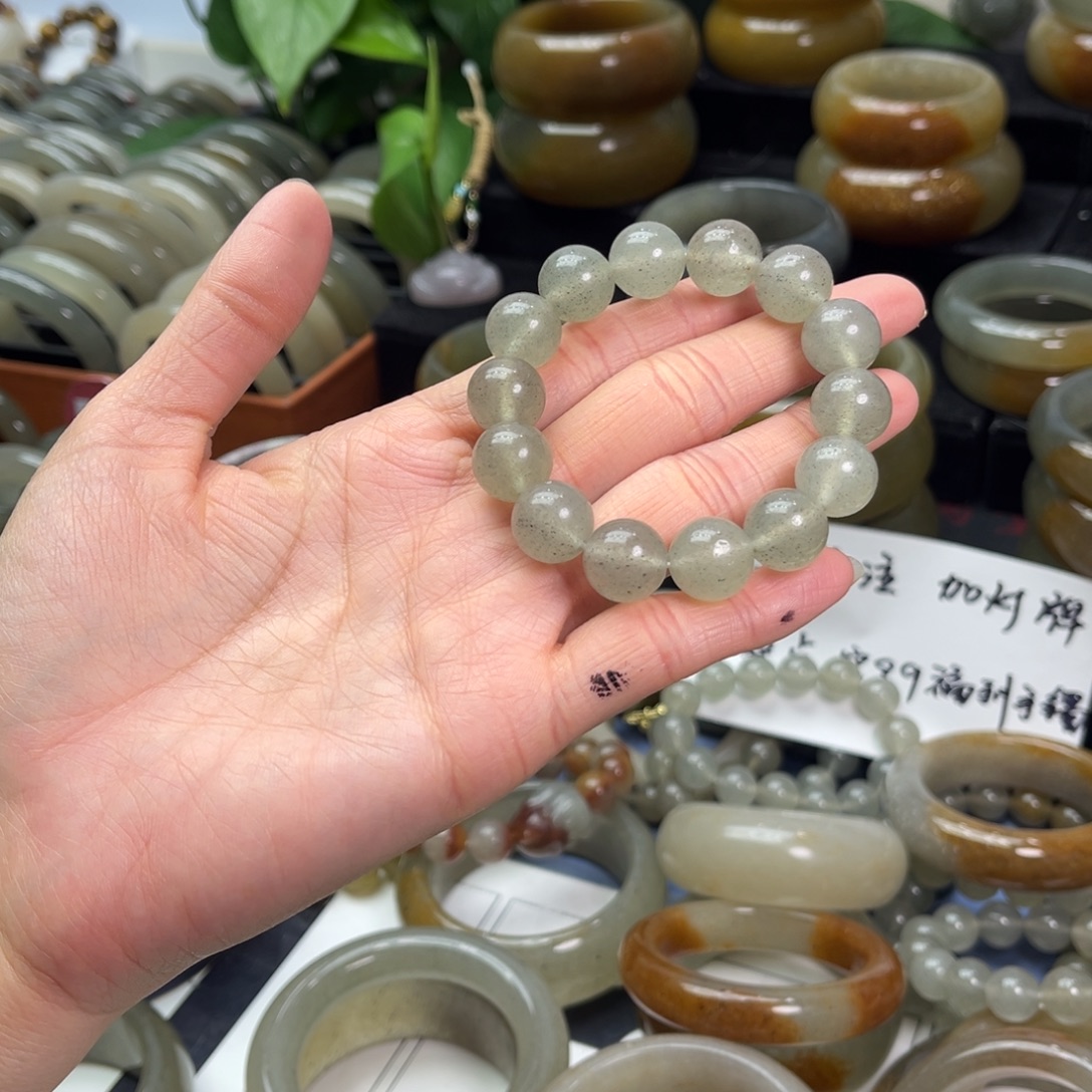 清***语石英质玉未镶嵌手镯