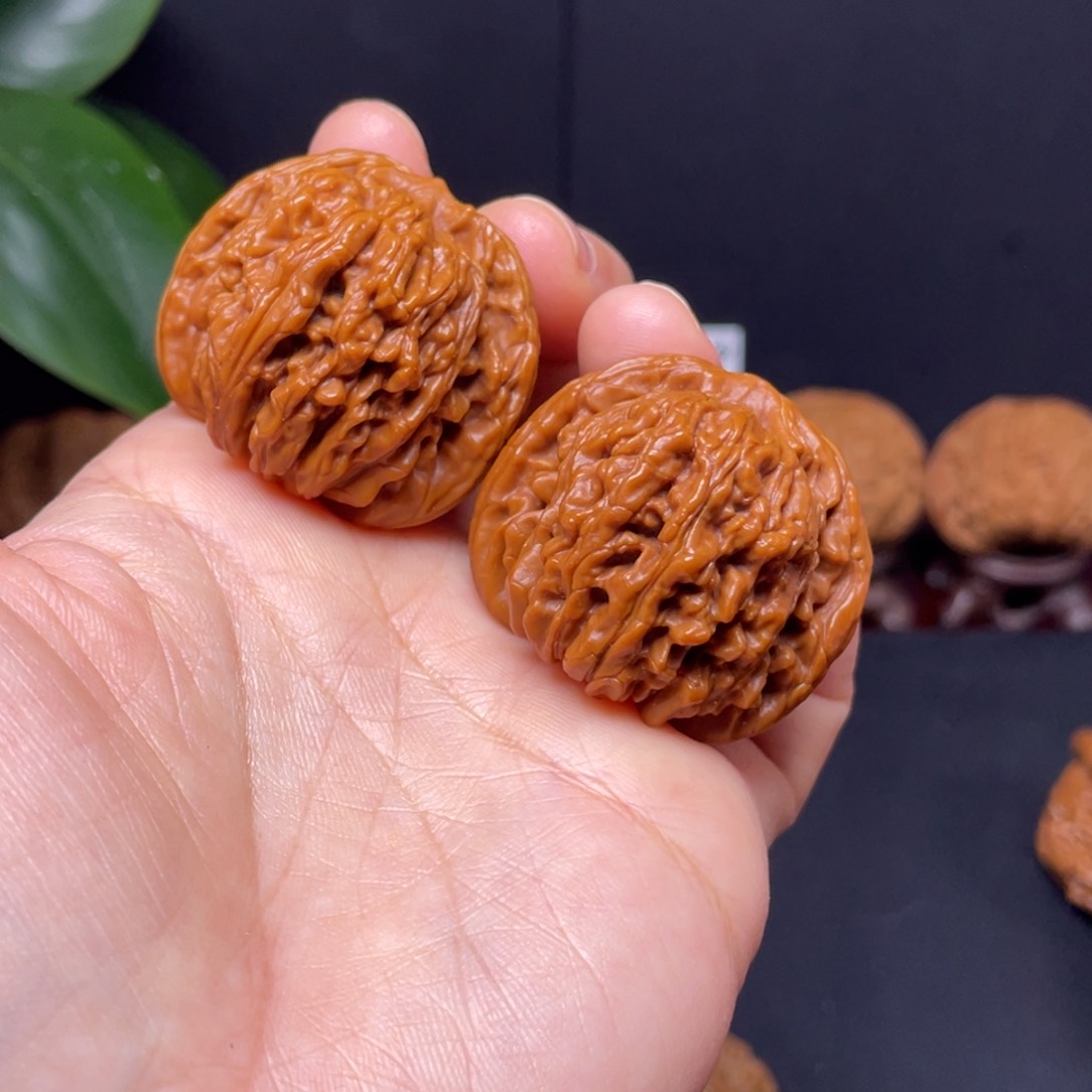 文玩核桃吊坠?****饿38四座楼