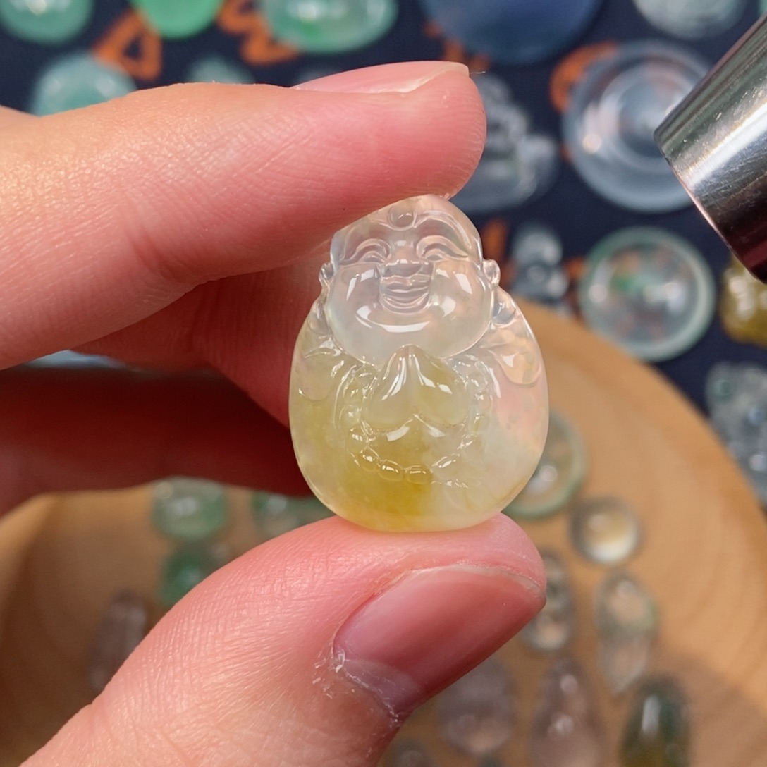 翡翠颈饰未镶嵌弥勒佛